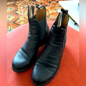 Blundstone Chelsea style heeled black boots, women’s size 9.5 US, 40 EU.
